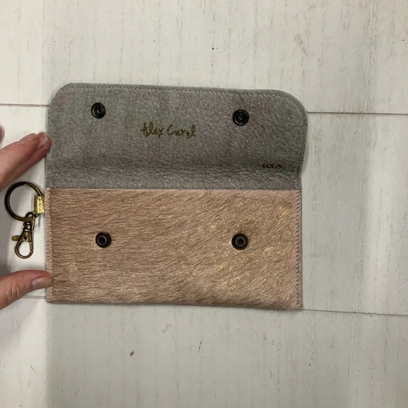 NWOT‎ Alex Carol Leather Cowhide Clutch with keychain Snap Closure - Picture 4 of 8